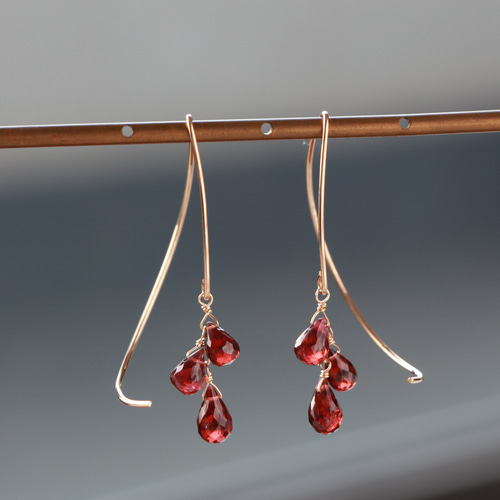 14kgf-ガーネットハーフカール ピアス ピアス（フック・チェーン） A.N