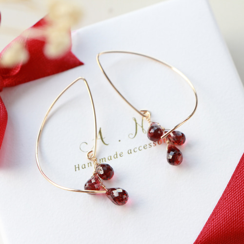 14kgf-ガーネットハーフカール ピアス ピアス（フック・チェーン） A.N