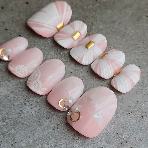 受注製作】フリーサイズ ホワイトレースローズ ネイルチップ No.99  