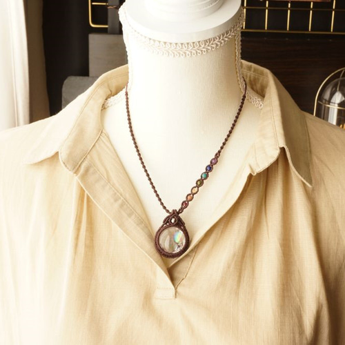 『虹咲』虹入りアイリスクォーツのマクラメペンダントネックレス 虹咲』虹入りアイリスクォーツのマクラメペンダントネックレス