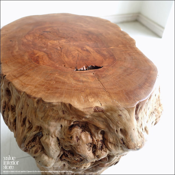 ライチ無垢材 スツールLyc 椅子 丸太スツール イス プリミティブスツール 花台 ナチュラル 一点物 重さ51kg 6枚目の画像