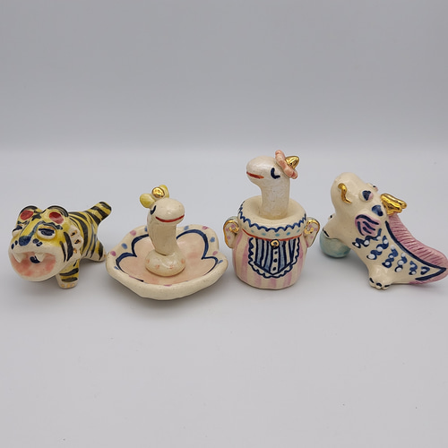 2024干支辰 白竜(小サイズ) [手びねり陶製・九谷和絵具] その他置物