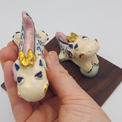 2024干支辰 白竜(小サイズ) [手びねり陶製・九谷和絵具] その他置物