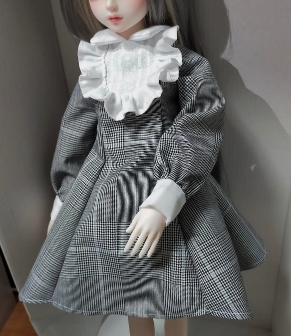 SDM・40cmドール お洋服 千鳥柄ワンピース(B級品) 1枚目の画像