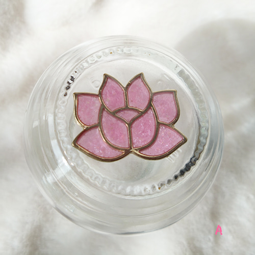 再販【チャーム】蓮の花 ピンク×ローズクォーツ キーホルダー 卵の殻