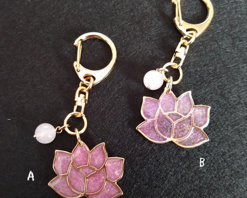 再販【チャーム】蓮の花 ピンク×ローズクォーツ キーホルダー 卵の殻