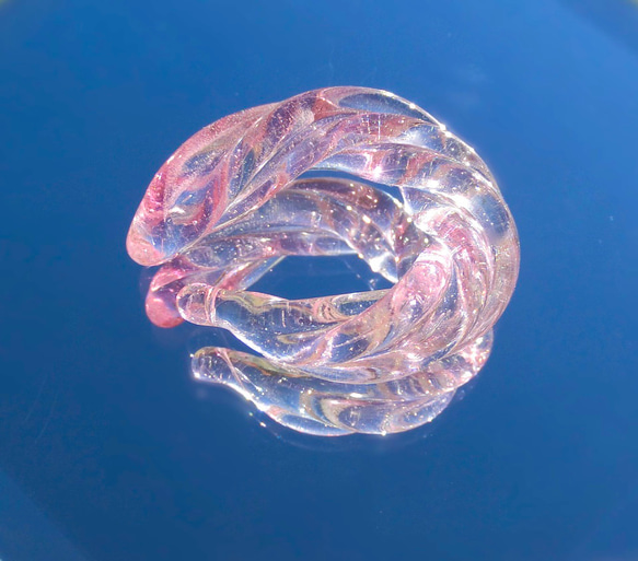 煌めく流水のガラスイヤーカフ 1枚目の画像