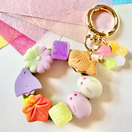 ☆限定☆12じゃらじゃらキーホルダー＆レトロブローチセット うさぎ いちご ☆限定☆12じゃらじゃらキーホルダー＆レトロブローチセット うさぎ いちご