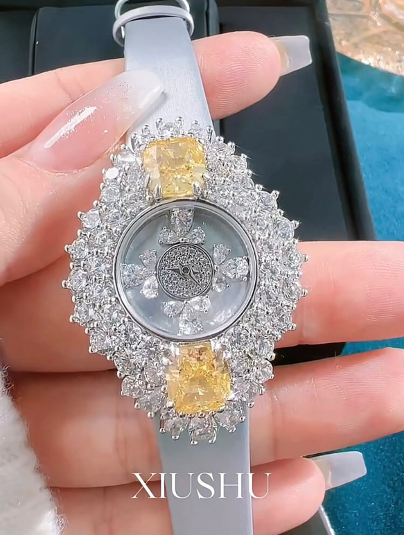 ホワイト イエロー 高炭素ダイヤモンド キラキラ ゴージャス ラグジュアリー ジュエリー腕時計 ホワイト 白 エレガント 8枚目の画像