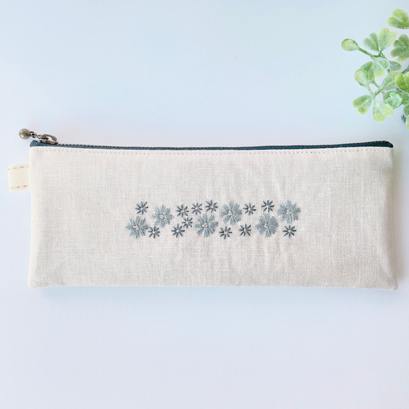 手刺繍ペンケース（アイボリー） 2枚目の画像