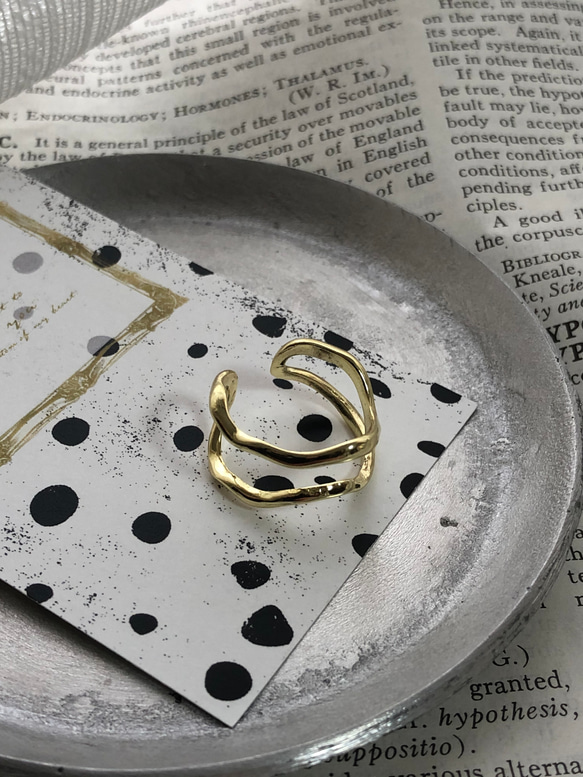 値下げ(1-36) design ring 1個　ゴールドカラー　開口指輪 1枚目の画像