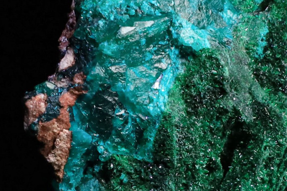 超稀有☆感性が刺激される気持ちいいグリーンのキラキラ美☆彡76g ダイオプテーズ マラカイト 天然石 鉱物 標本 4枚目の画像