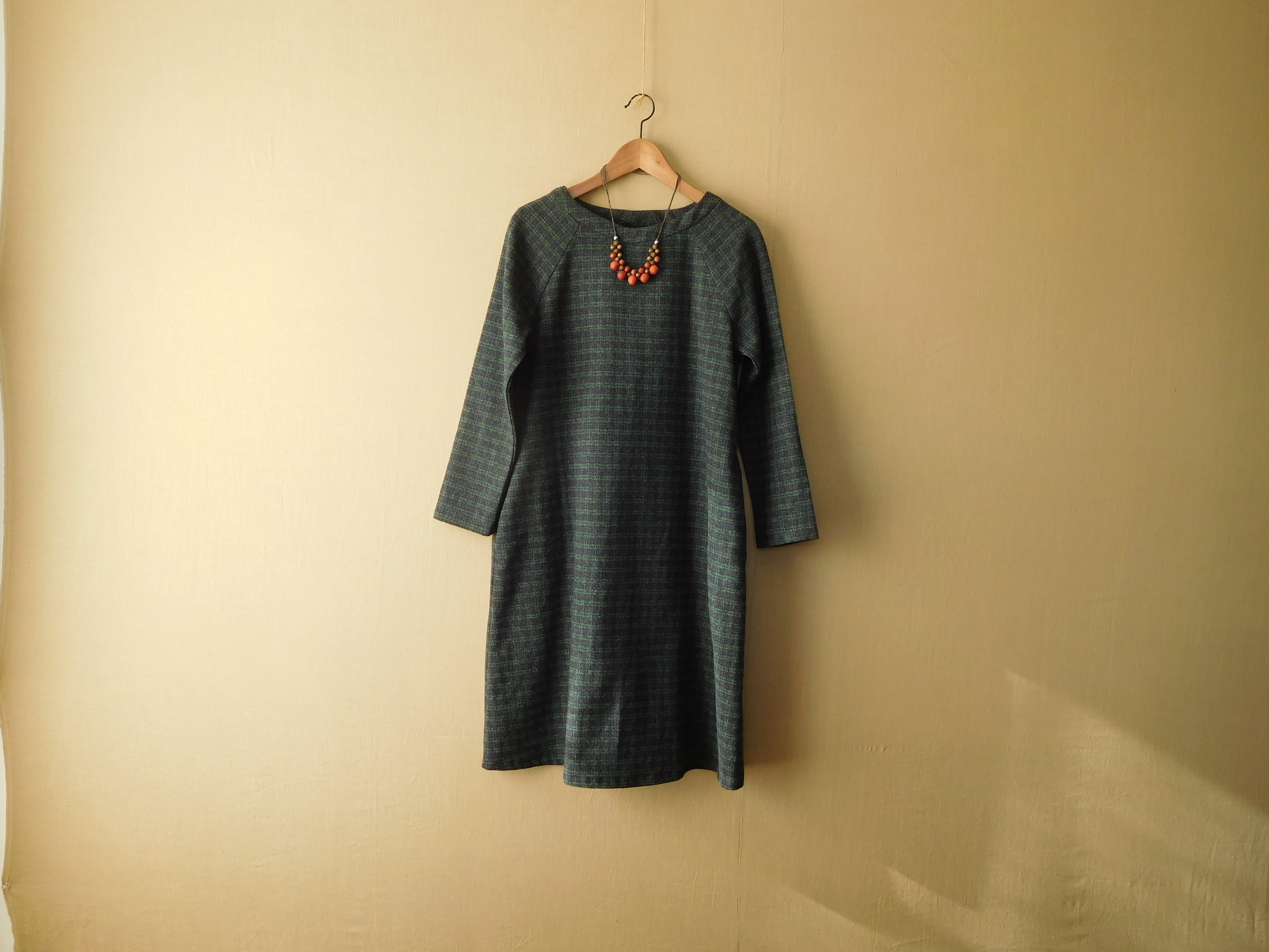 秋冬ラグランワンピース　 3つ杢ツイード　グリーンチェック