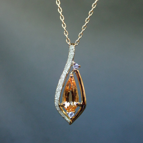 インペリアルトパーズ ペアシェイプ7×4㍉ K18ペンダントヘッド