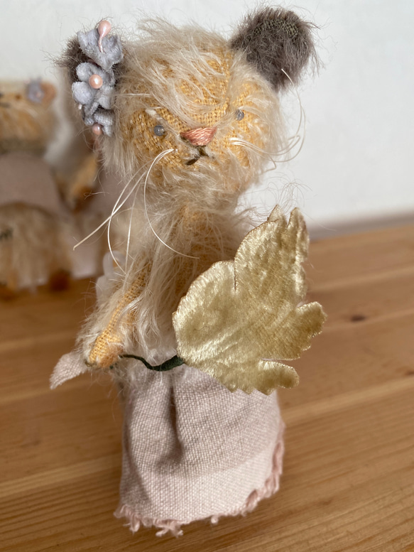 ピンクベージュ猫さん　ねこ　ぬいぐるみ　マスコット　エプロン 6枚目の画像