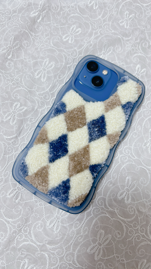 アーガイル柄スマホケース＊チェック＊韓国風＊オフホワイト＊ブルー＊毛糸刺繍＊iPhoneケース全機種対応 2枚目の画像