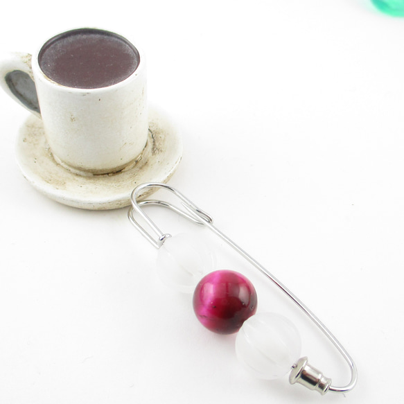 何かこう忙しさが目立つから、時々はピンクタイガーアイの果実に酔いしれたい♪<カブトピンブローチ>SB967 2枚目の画像