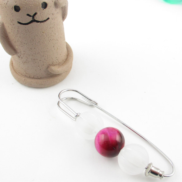 何かこう忙しさが目立つから、時々はピンクタイガーアイの果実に酔いしれたい♪<カブトピンブローチ>SB967 1枚目の画像