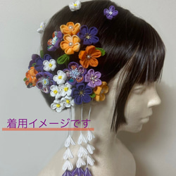 ❁ つまみ細工 ❁ 溢れる様に咲く白い小花と菫色の花々髪飾り ❁ 紫色　成人式　卒業式 1枚目の画像