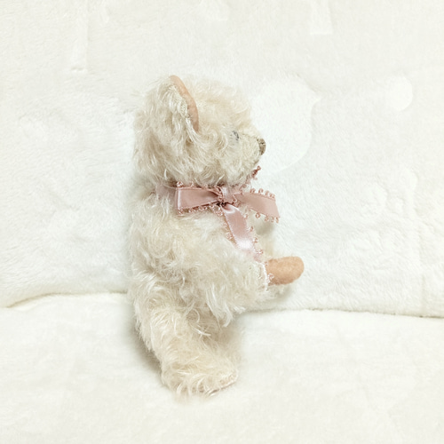 ふんわりん ハンドメイド テディベア 短毛カールモヘア ベージュ色 手作り ベージュ色カーリーモヘア使用】グラスアイ巻き毛のテディベア