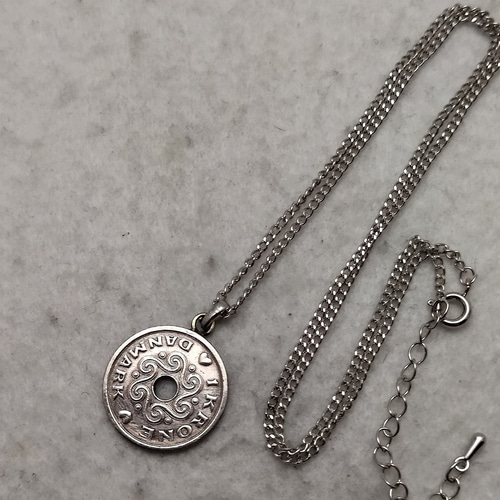 ハートと王冠 デンマークのコインネックレス 着けっ放しOK