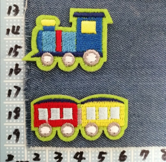 4枚入り蒸気機関車刺繍アイロンワッペンシールタイプ 2枚目の画像