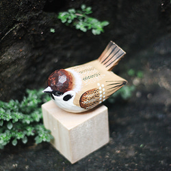 麻雀木彫り小鳥 — 家雀。手作りの実木オーナメント。小ぽっちゃりな鳥。 15枚目の画像