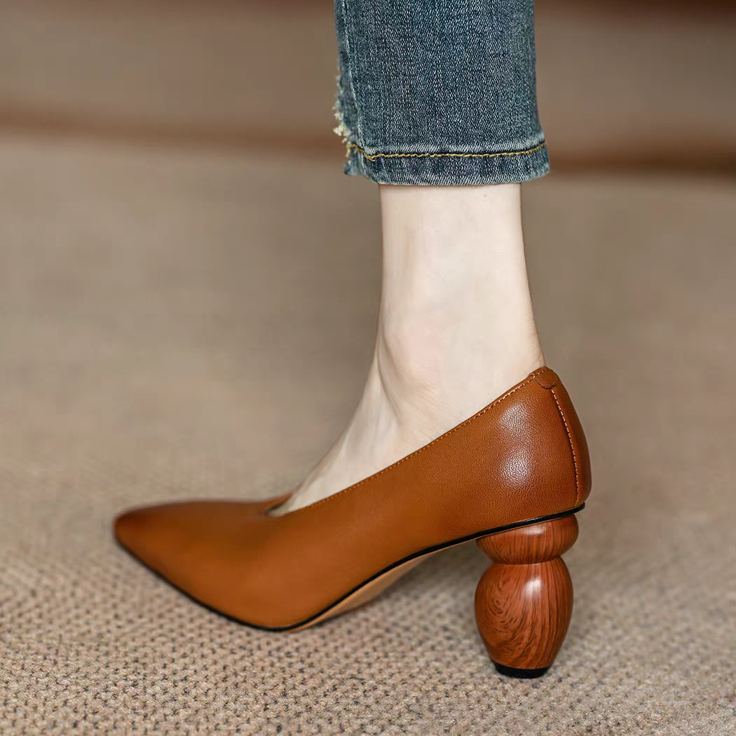 パンプス レディース ローヒール 靴 シューズ らくちん 仕事用 オフィス 冠婚葬祭 フォーマル 同窓会 25年春夏新作