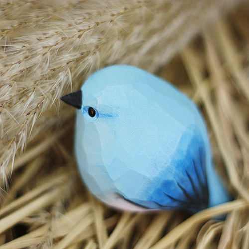 木彫りの鳥 ウグイスの囀り