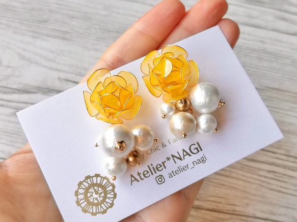 Plum blossom ( 蝋梅華 ) --  pierced earring 第5張的照片