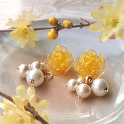 Plum blossom ( 蝋梅華 ) --  pierced earring 第1張的照片