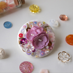 【SALE】布花とキラキラのブローチ（ピンク・C） 1枚目の画像