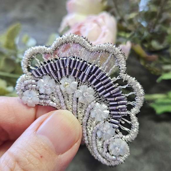 プレゼント ギフト フランス製レース 刺繍ブローチ スパンコール