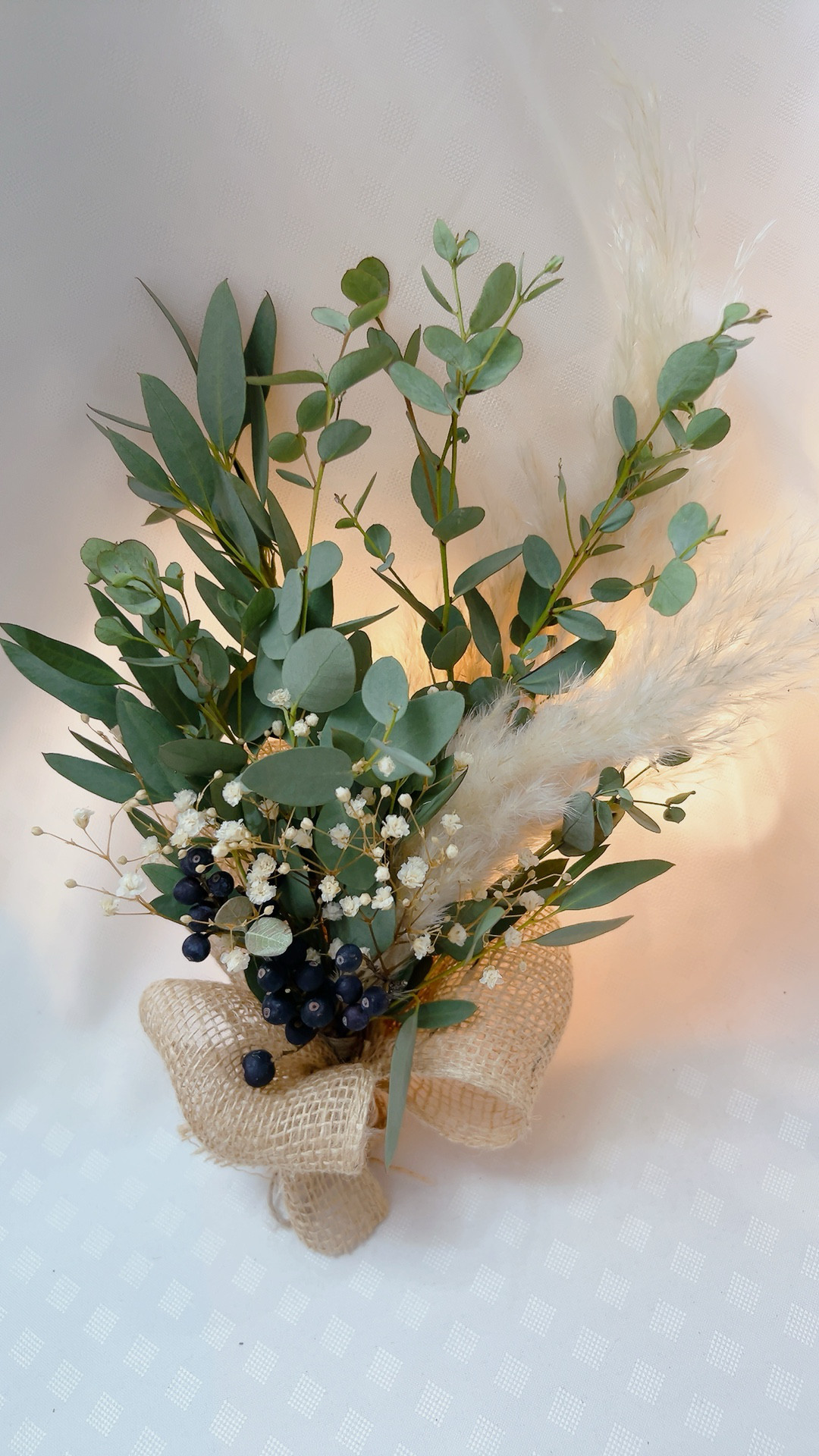 neko10.　パンパスと香り銀葉ユーカリのスワッグ51cm［376]