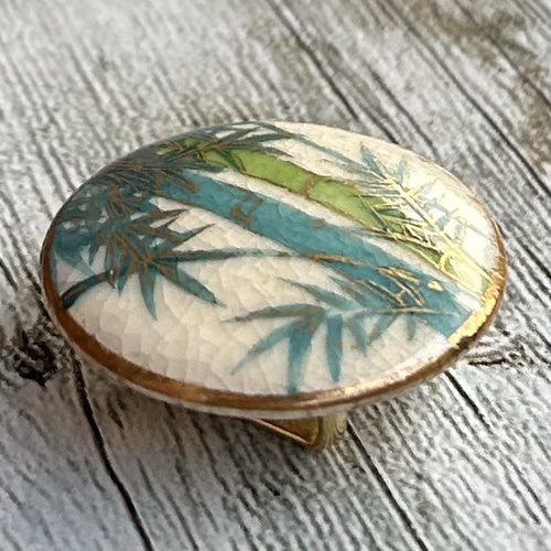 アンティーク薩摩ボタンの清々しい竹の帯留め「凛々と・・・」 帯留め