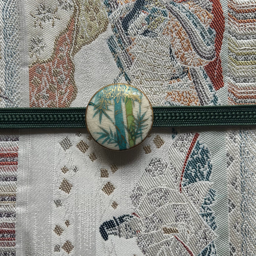 アンティーク薩摩ボタンの清々しい竹の帯留め「凛々と・・・」 帯留め