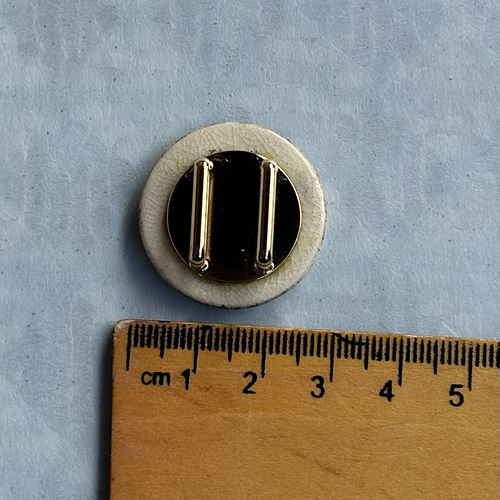 アンティーク薩摩ボタンの清々しい竹の帯留め「凛々と・・・」 帯留め