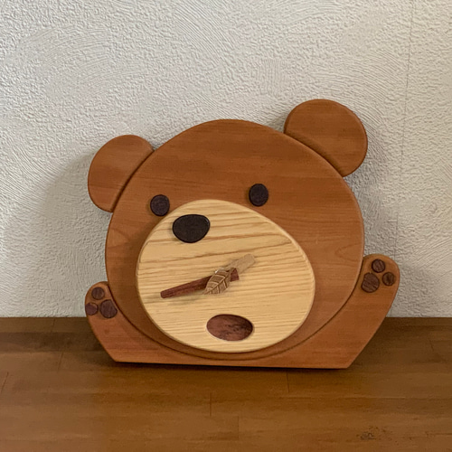 森のクマさん時計♪』木の葉の秒針が可愛くまわる♡ 掛け時計