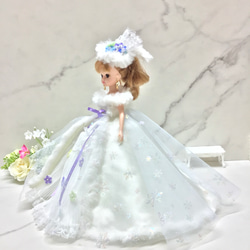 雪の結晶ドレス〜リカちゃん用2way着せ替えドレス　つけ襟　パニエ付き 2枚目の画像