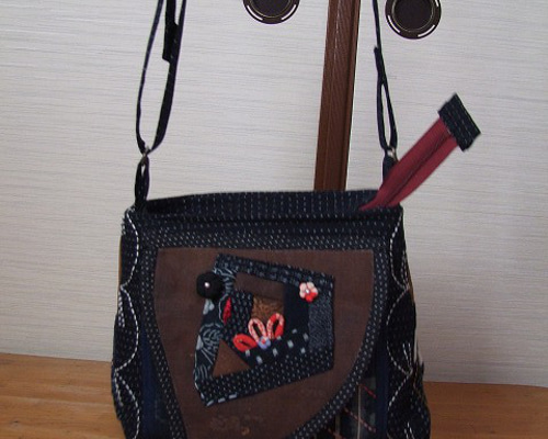 ハンドメイド・古布絣 リメイク ファスナーショルダーバック①