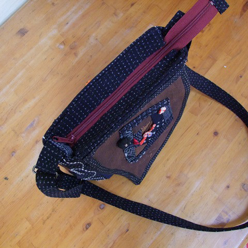ハンドメイド・古布絣 リメイク ファスナーショルダーバック①