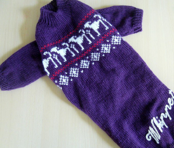 ウィペット、中型犬用☆犬模様の編み込みセーター 2枚目の画像