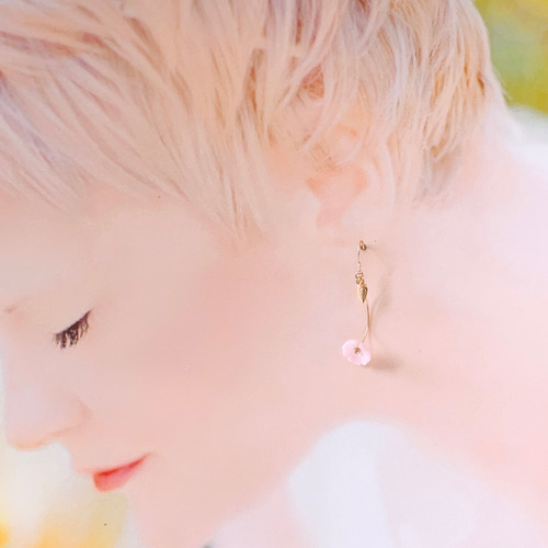 【桜様おまとめ、イヤリング変更】 桜の花びらピアス/イヤリング 天然石 14Kgf アレルギー対応