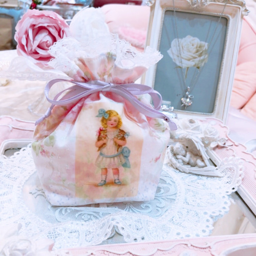 ヴィクトリアン 女の子 コロンと可愛い巾着ポーチ YUWA 白 ピンク 薔薇  