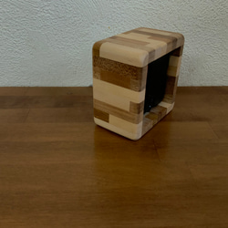 木製小さな置き時計　寄せ木　コンパクト　キュート 3枚目の画像