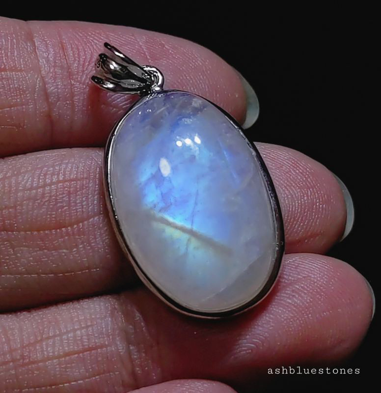 レインボームーンストーン ペンダントトップ　シルバー925