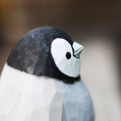 帝王ペンギンの赤ちゃん手彫り木彫り ぽっちゃりとした小鳥 椴木のクリエイティブな飾り 8枚目の画像