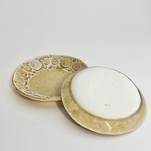 印花の中皿(アネモネ・黄瀬戸) 黄色 陶芸 陶器 中皿 ソポノッカ (陶器