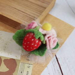 【羊毛氈】花草系列兒童髮飾 草莓粉色系 第3張的照片