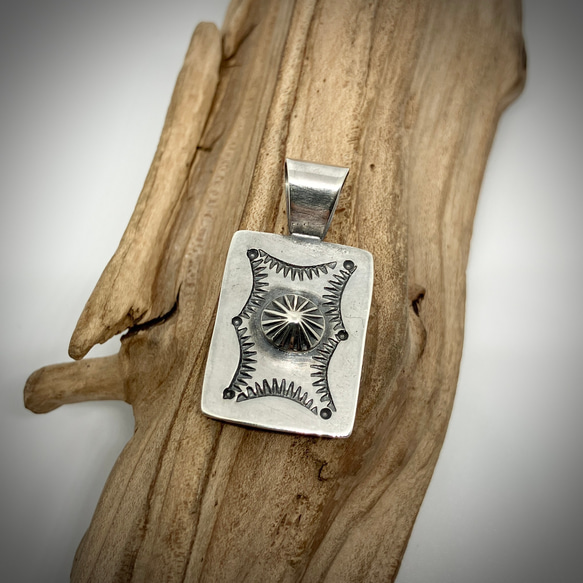 Navajo H刻印 アポロコンチョ バングル NAVAJO INDIAN JEWELRY ナバホ